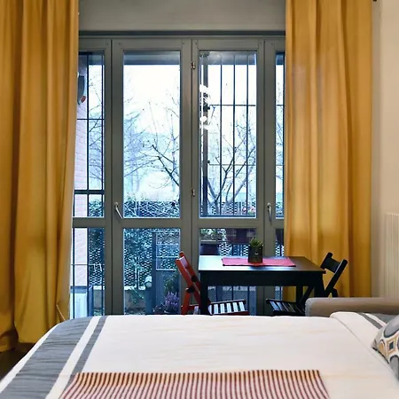 Appartement Flat With Private Garden- Direct Metro Connection To Duomo In 15 Min Milaan
