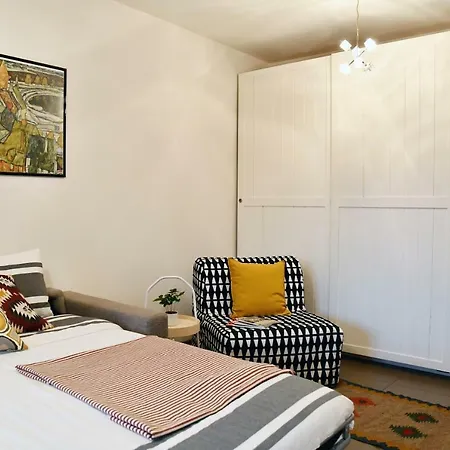 Appartement Flat With Private Garden- Direct Metro Connection To Duomo In 15 Min *