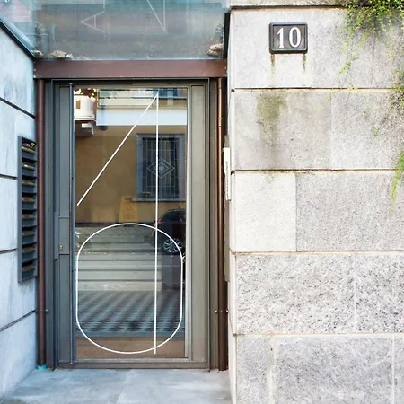 Appartement Flat With Private Garden- Direct Metro Connection To Duomo In 15 Min Milaan