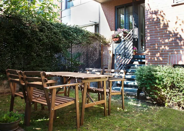 Flat With Private Garden- Direct Metro Connection To Duomo In 15 Min * Milán